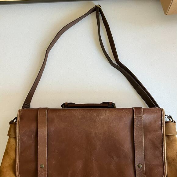 Unisex Brown Genuine Leather Crossbody Messenger Saddle Bag - Picture 9 of 16